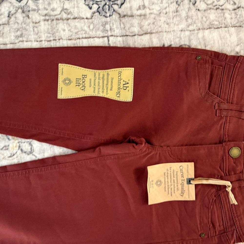 Democracy Burgundy Skinny Jeans - Picture 2 of 4